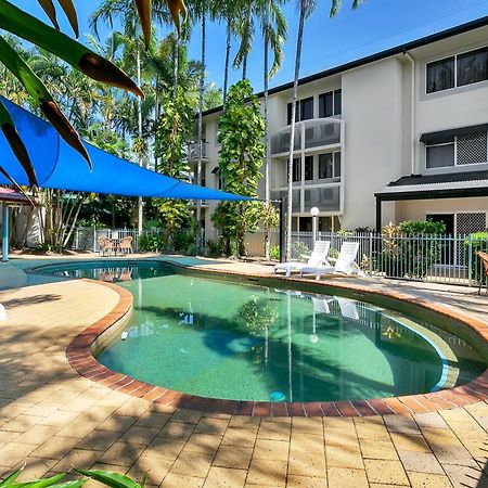 Cairns Reef Apartments & Motel Exterior photo