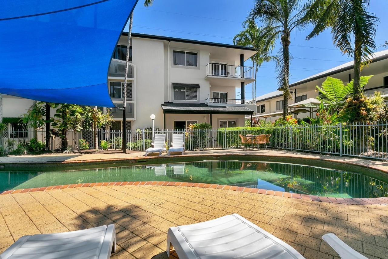 Cairns Reef Apartments & Motel Exterior photo