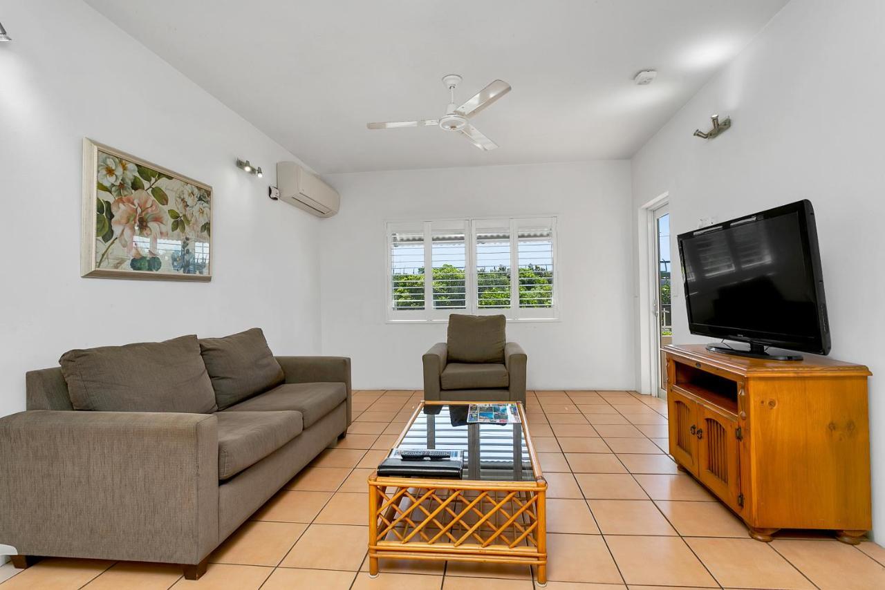 Cairns Reef Apartments & Motel Exterior photo